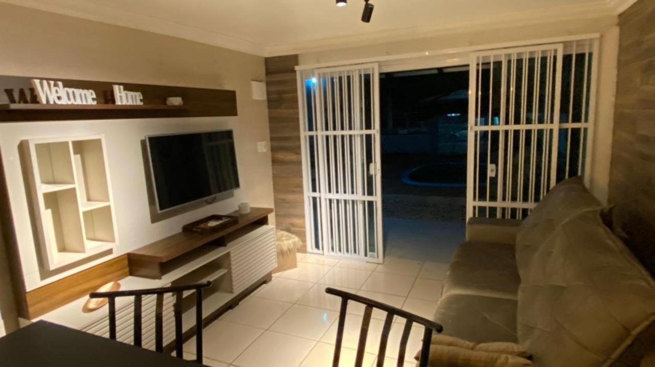 Casa de Praia Top: Beachfront Retreat near Beto Carrero with Pool Penha  Exterior photo