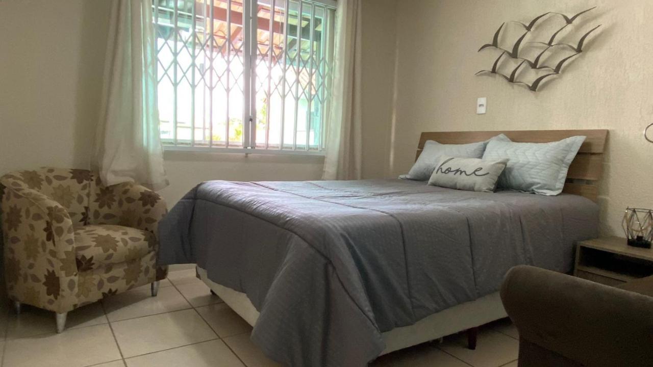 Casa de Praia Top: Beachfront Retreat near Beto Carrero with Pool Penha  Exterior photo